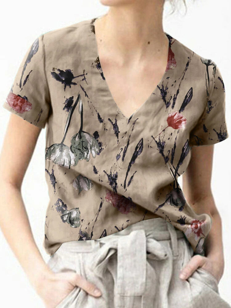 Flower Print Short Sleeve V-neck T-shirt For Women 3 Flower Print Short Sleeve V-neck T-shirt For Women - Image 3
