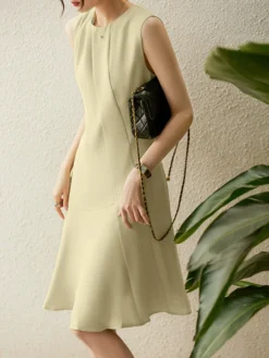 Solid Sleeveless Invisible Zip Crew Neck Mermaid Hem Dress