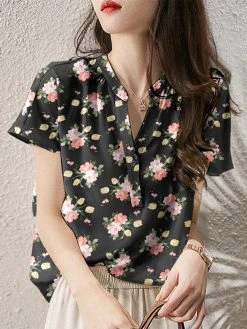 Women Allover Floral Print Notched Neck Short Sleeve Blouse