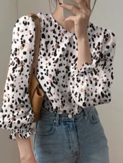 Allover Floral Pattern Puff Sleeve Casual Crew Neck Blouse