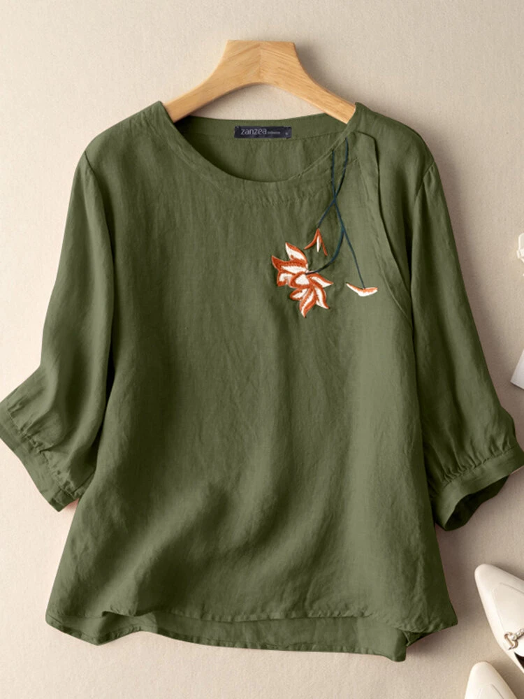 Flower Embroidery Crew Neck 3/4 Sleeve Casual Blouse 3 Flower Embroidery Crew Neck 3/4 Sleeve Casual Blouse - Image 3