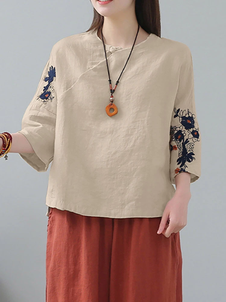 Flower Embroidery Frog Button Crew Neck 3/4 Sleeve Blouse 3 Flower Embroidery Frog Button Crew Neck 3/4 Sleeve Blouse - Image 3